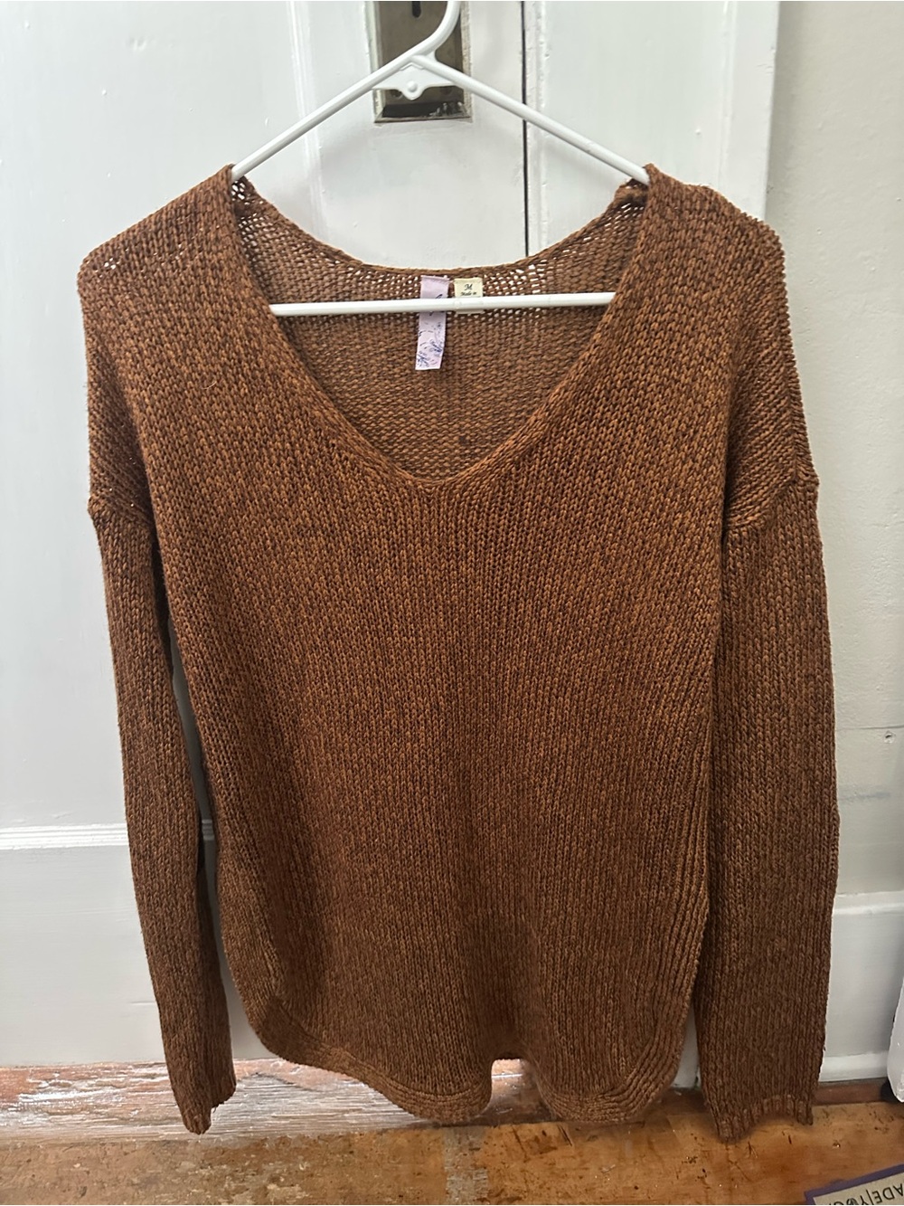 Alya V-Neck Knit Sweater in Rust